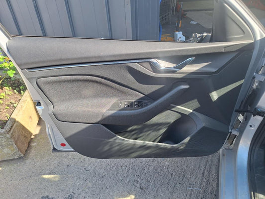 Tapiterie panou portiera fata stanga SKODA KAMIQ [ 2018 -> ] 1.5 TSI ACT EVO DPCA