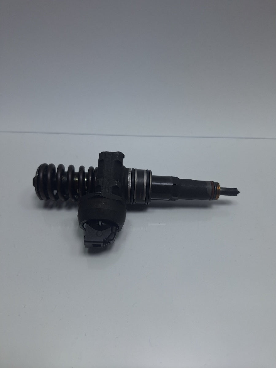 Injector 2.5 R5 TDI BAC, BPE BOSCH 0414720226 070130073N , BPT , BR VOLKSWAGEN TOUAREG 7LA, 7L6, 7L7 2002 - 2013