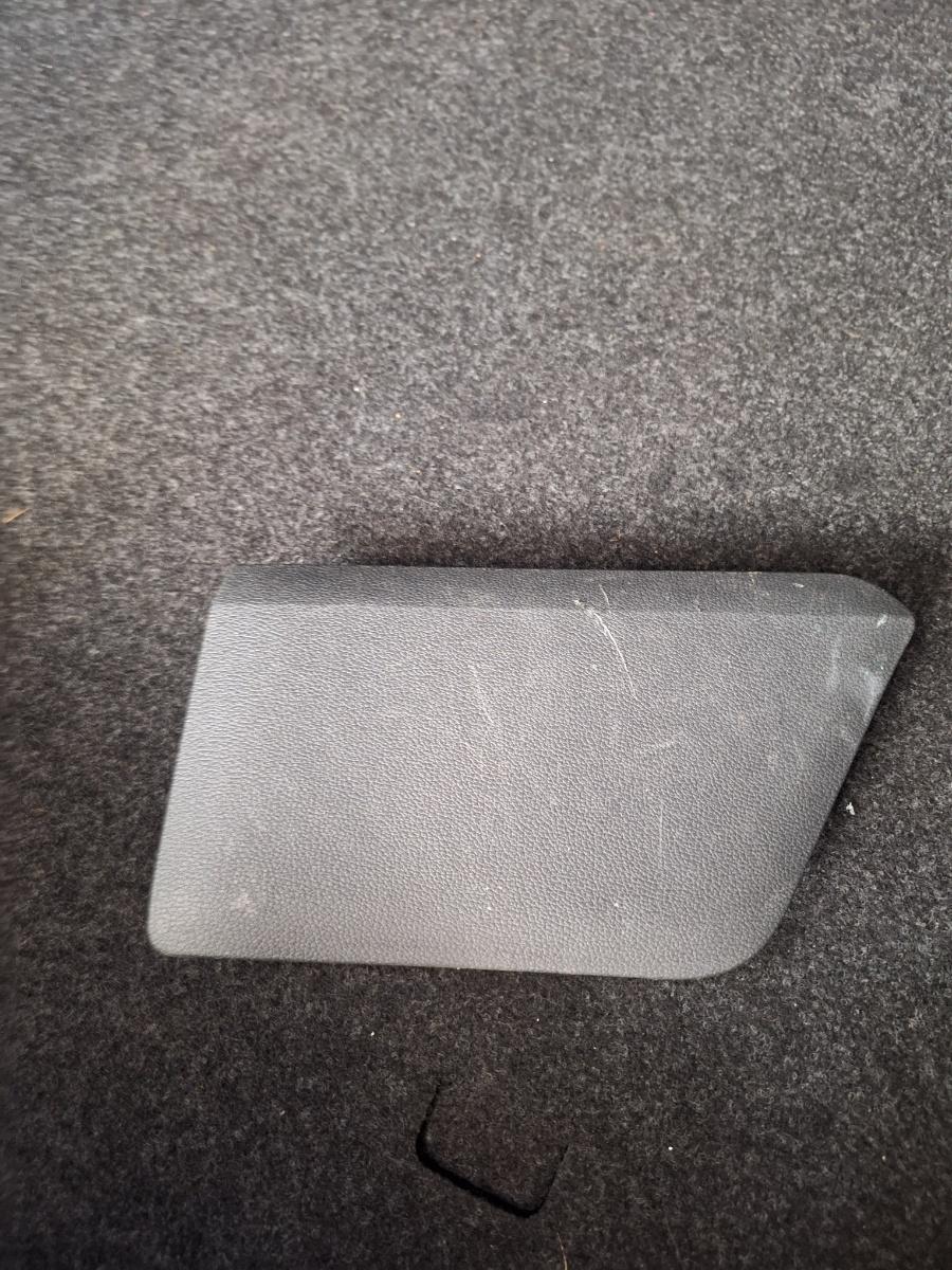 Separator portbagaj stanga spate SKODA KAMIQ [ 2018 -> ] 1.5 TSI ACT EVO DPCA 658867145