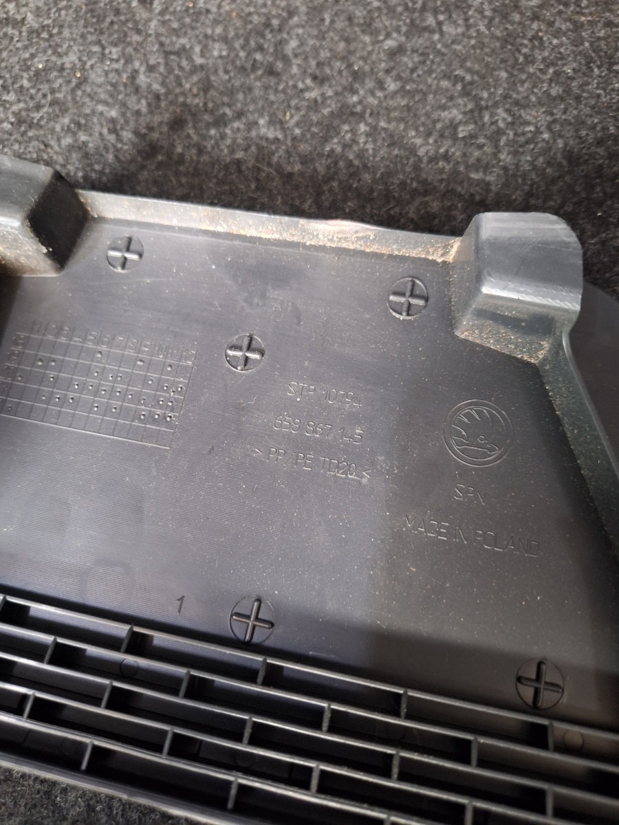 Separator portbagaj stanga spate SKODA KAMIQ [ 2018 -> ] 1.5 TSI ACT EVO DPCA 658867145