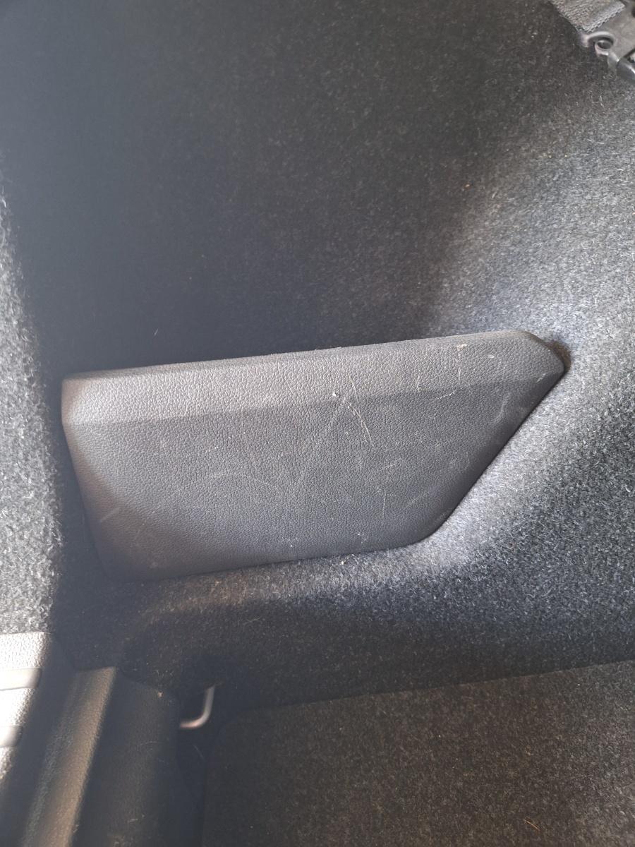 Separator portbagaj stanga spate SKODA KAMIQ [ 2018 -> ] 1.5 TSI ACT EVO DPCA 658867145