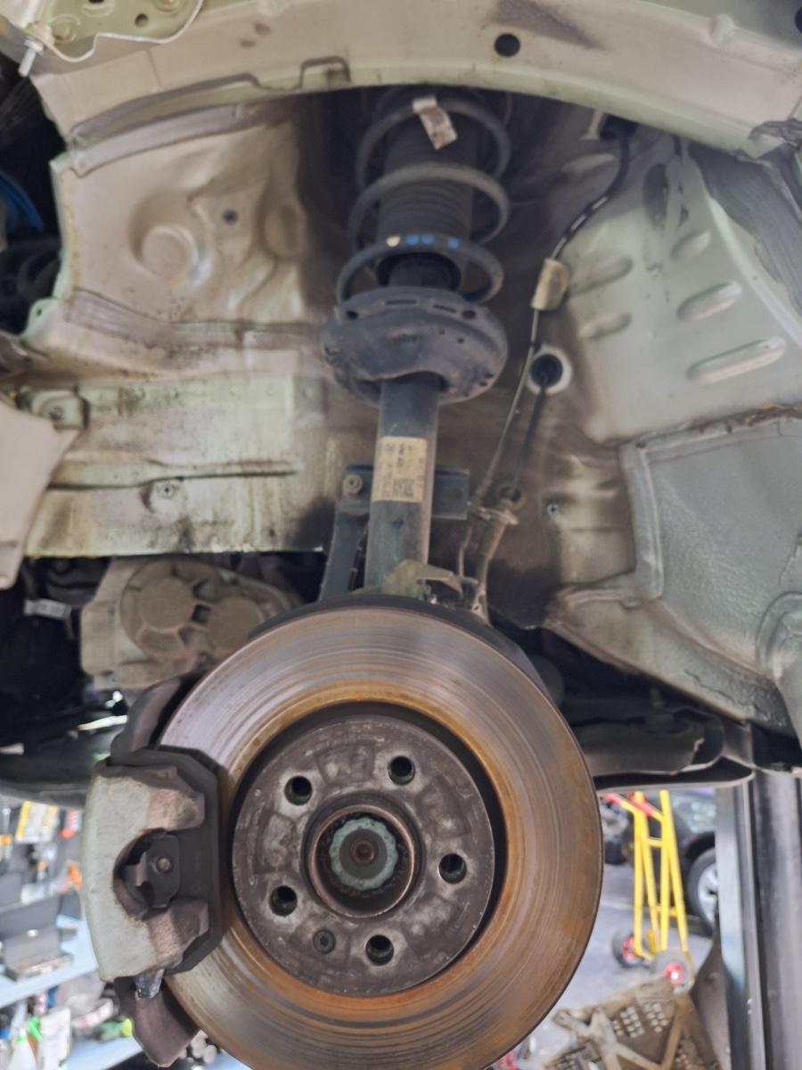 Fuzeta roata fata stanga fata SKODA KAMIQ [ 2018 -> ] 1.5 TSI ACT EVO DPCA