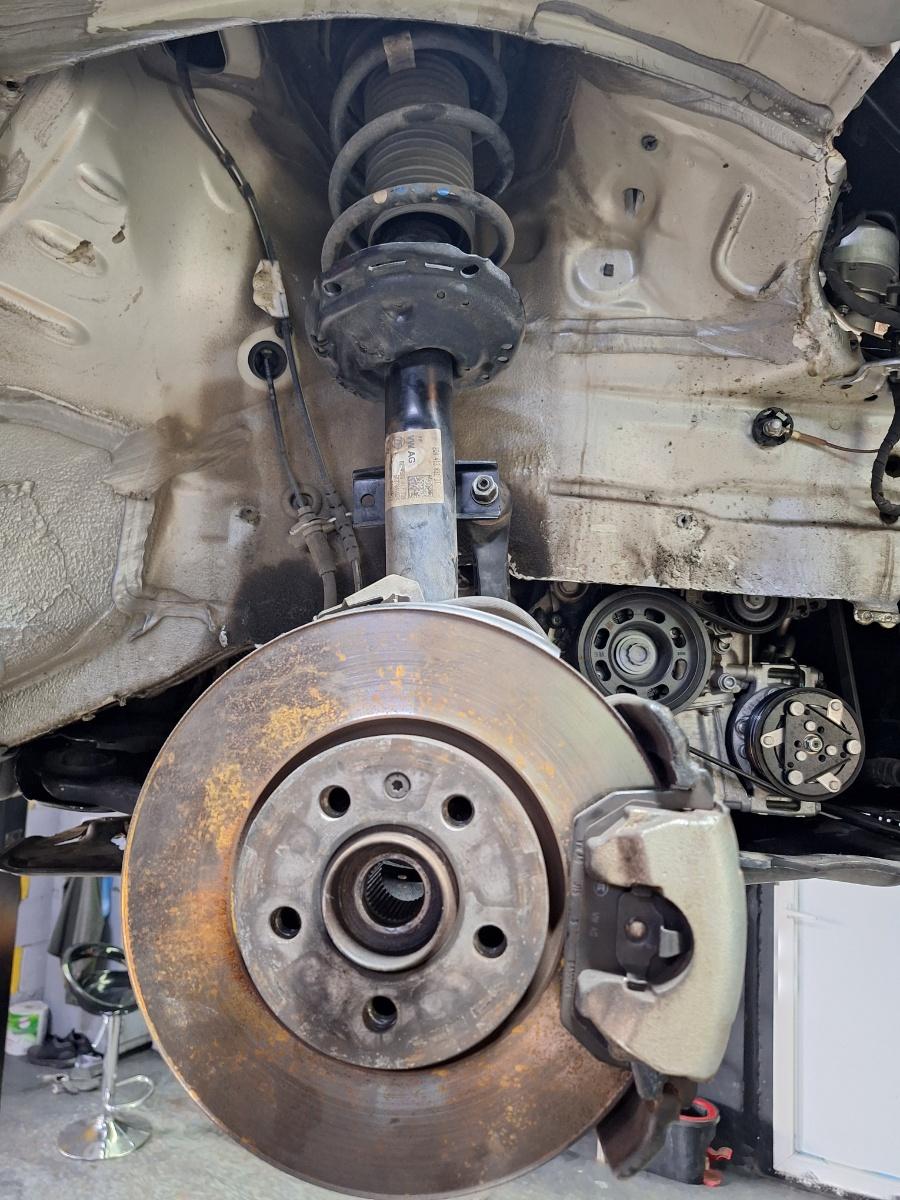 Fuzeta roata dreapta fata SKODA KAMIQ [ 2018 -> ] 1.5 TSI ACT EVO DPCA