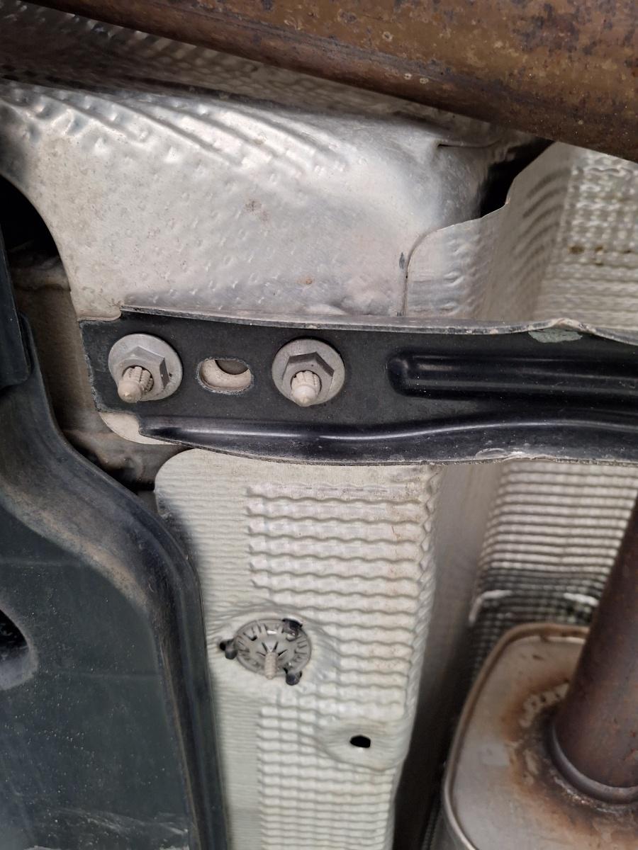 Traversa tunel spate SKODA KAMIQ [ 2018 -> ] 1.5 TSI ACT EVO DPCA 2Q0802128