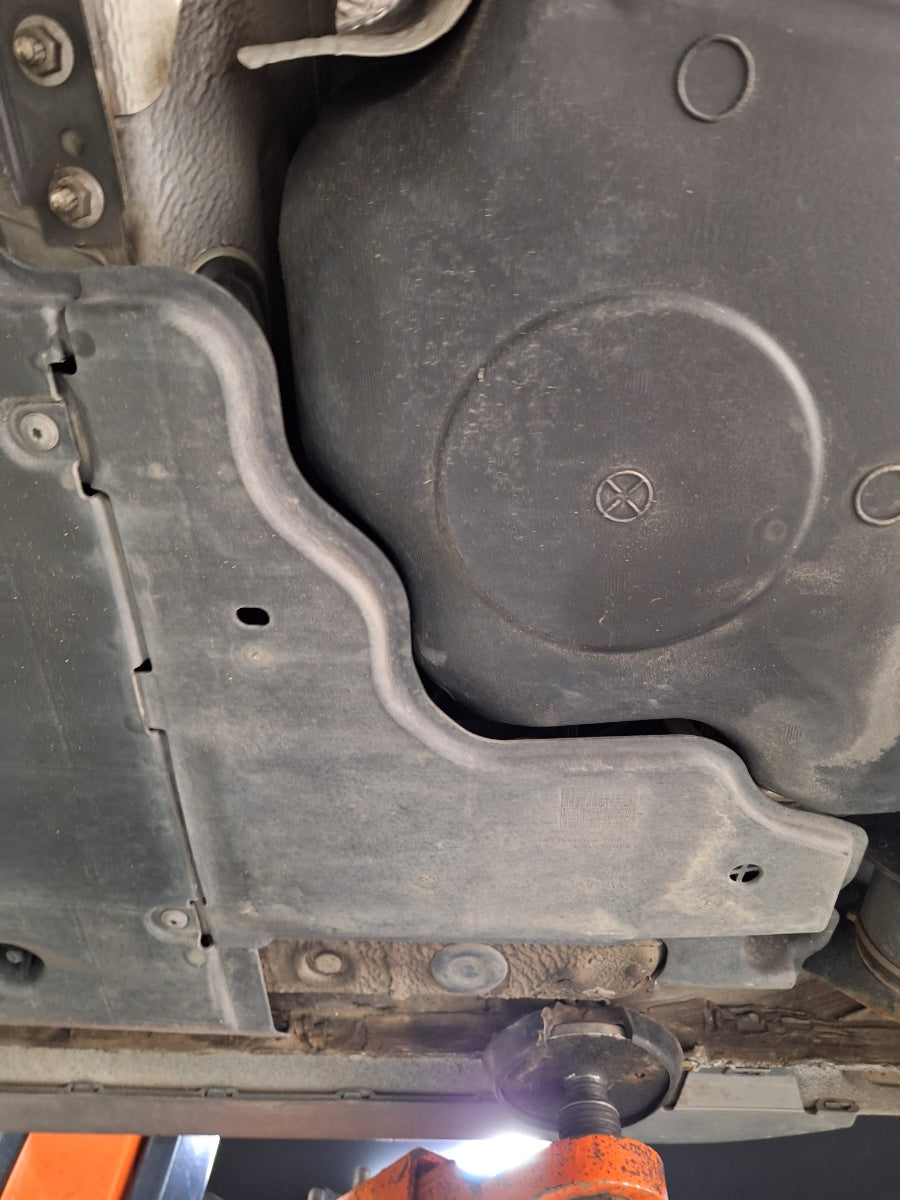 Scut de protectie sub caroserie dreapta spate SKODA KAMIQ [ 2018 -> ] 1.5 TSI ACT EVO DPCA 2Q0825102A