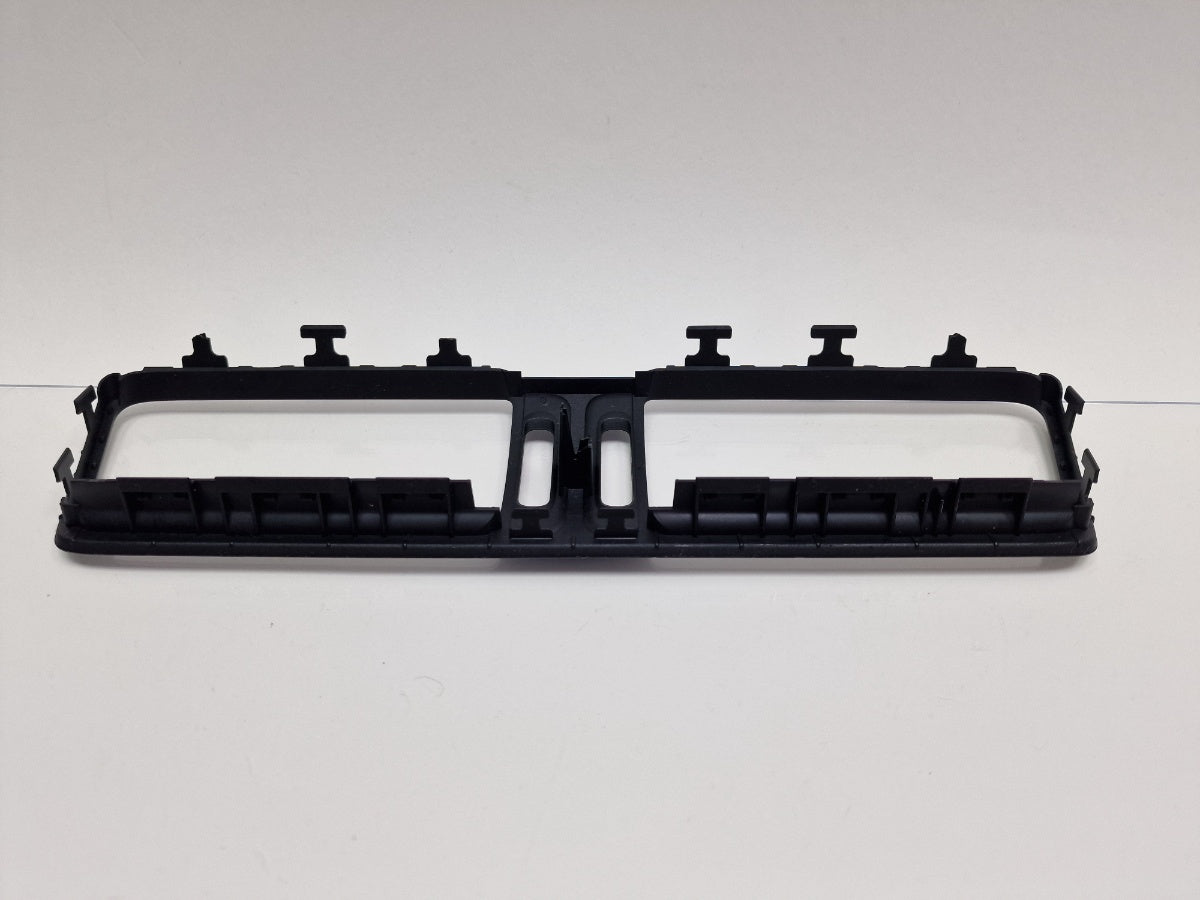 Rama grila ventilatie centrala VOLKSWAGEN PASSAT 362 2010 - 2014 2.0 TDI CFFB 3AC819728A