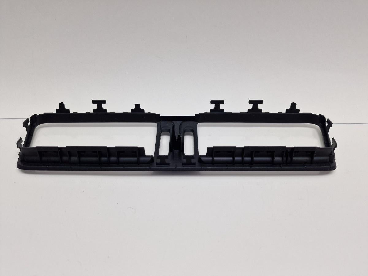 Rama grila ventilatie centrala VOLKSWAGEN PASSAT 362 2010 - 2014 2.0 TDI CFFB 3AC819728A