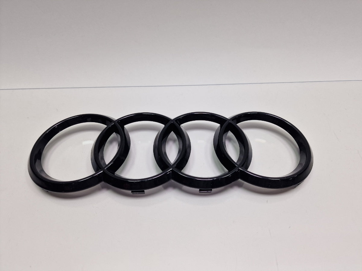 Emblema AUDI A3 Sportback 8VA, 8VF 2012 -> 1.6 TDI CLHA 8T0853605