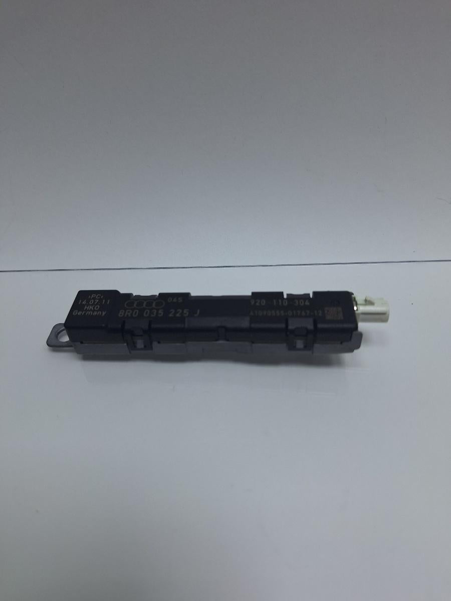 Amplificator semnal antena AUDI Q5 8RB 2008 -> 2.0 TDI quattro CAHA, CGLB, CMGA 8R0035225J