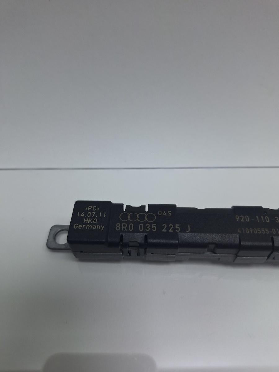 Amplificator semnal antena AUDI Q5 8RB 2008 -> 2.0 TDI quattro CAHA, CGLB, CMGA 8R0035225J