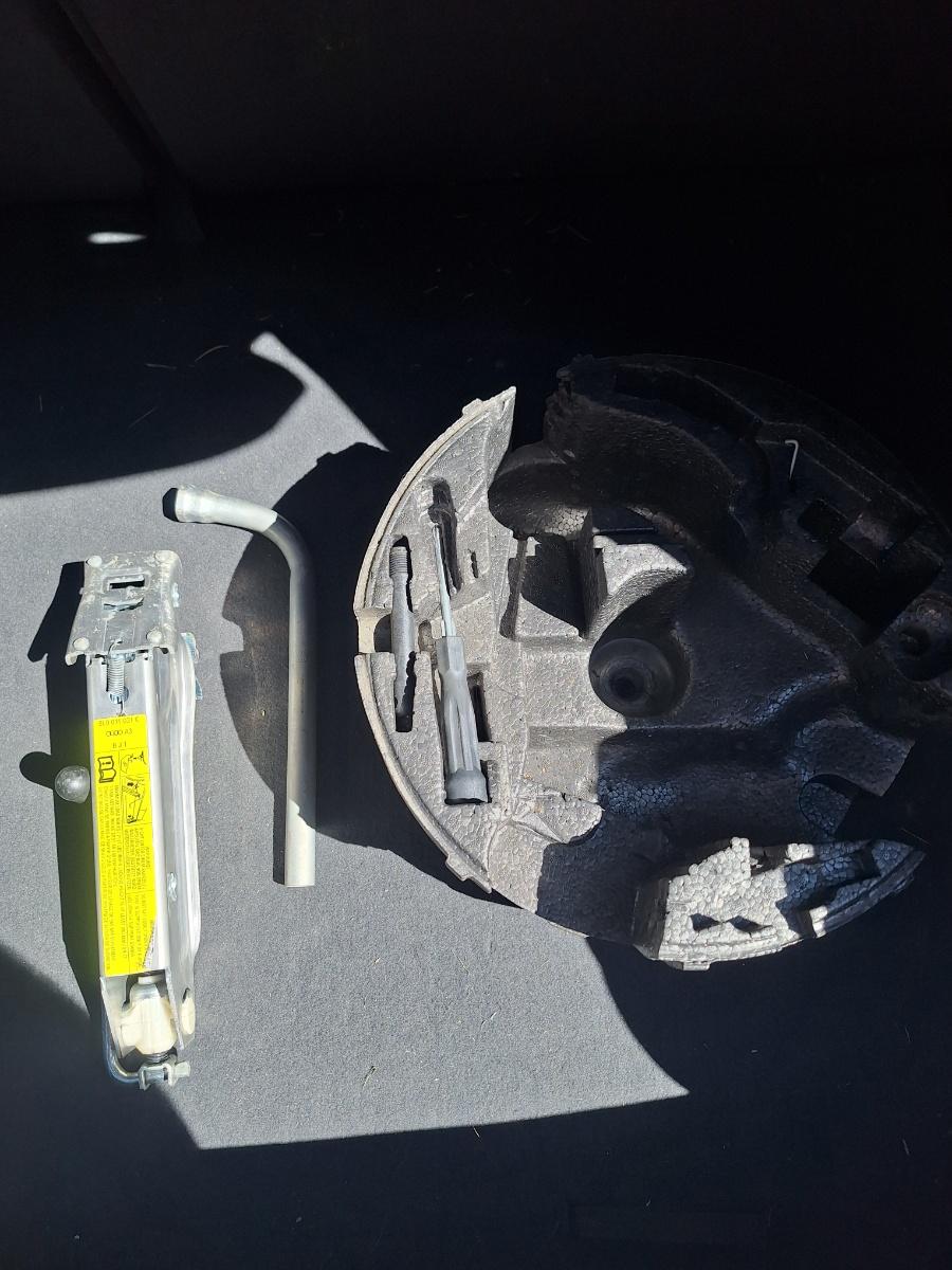Cric AUDI A3 8L1 1996 - 2006 1.9 TDI ASZ 8L0011031C