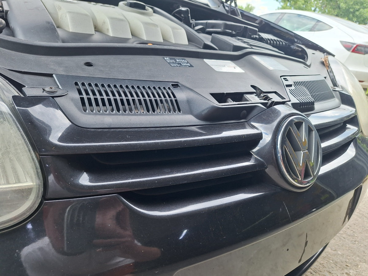 Grila superioara radiator bara de protectie fata VOLKSWAGEN GOLF V 1K1 2003 - 2009 , negru LC9Z
