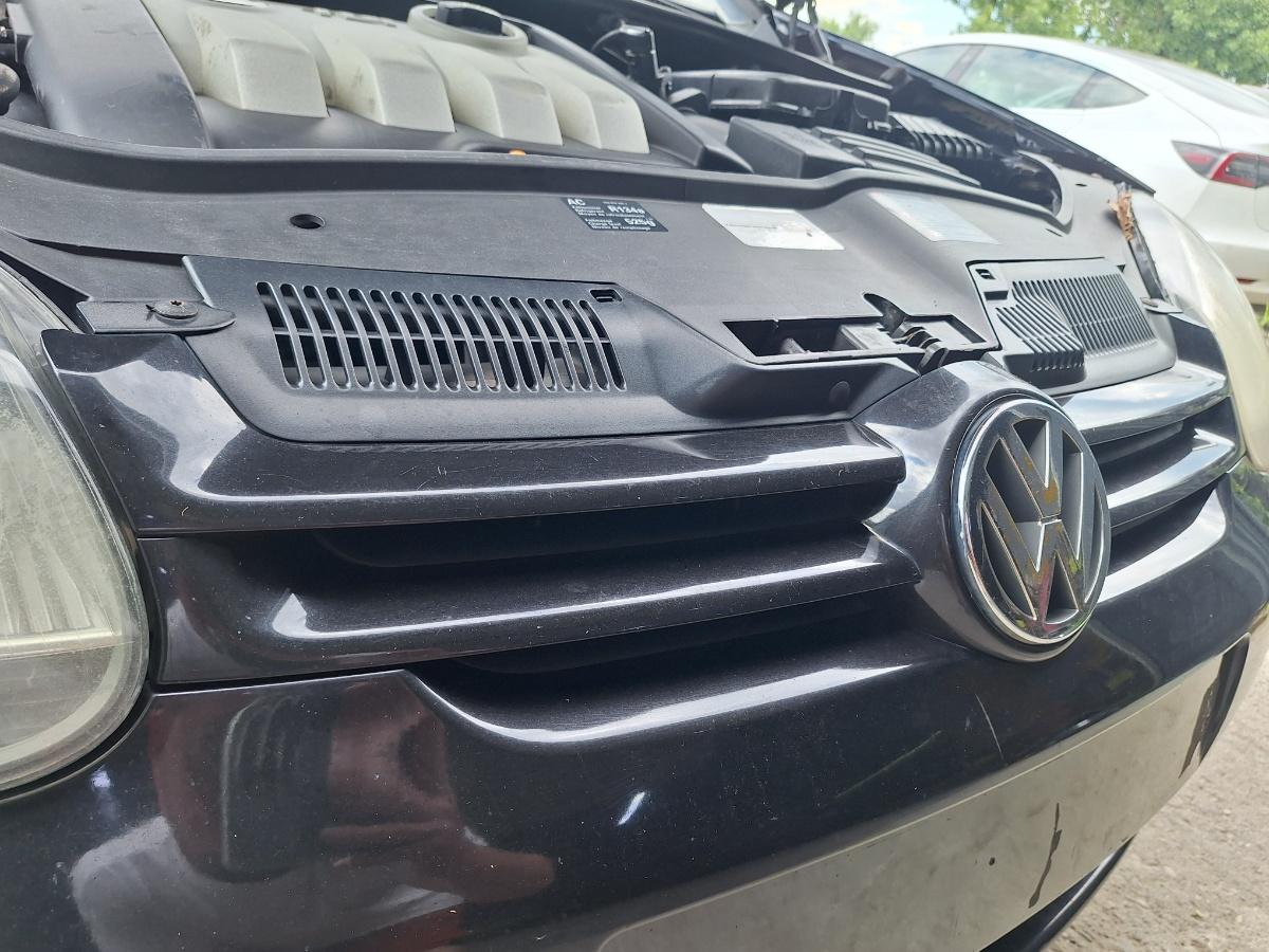 Grila superioara radiator bara de protectie fata VOLKSWAGEN GOLF V 1K1 2003 - 2009 , negru LC9Z