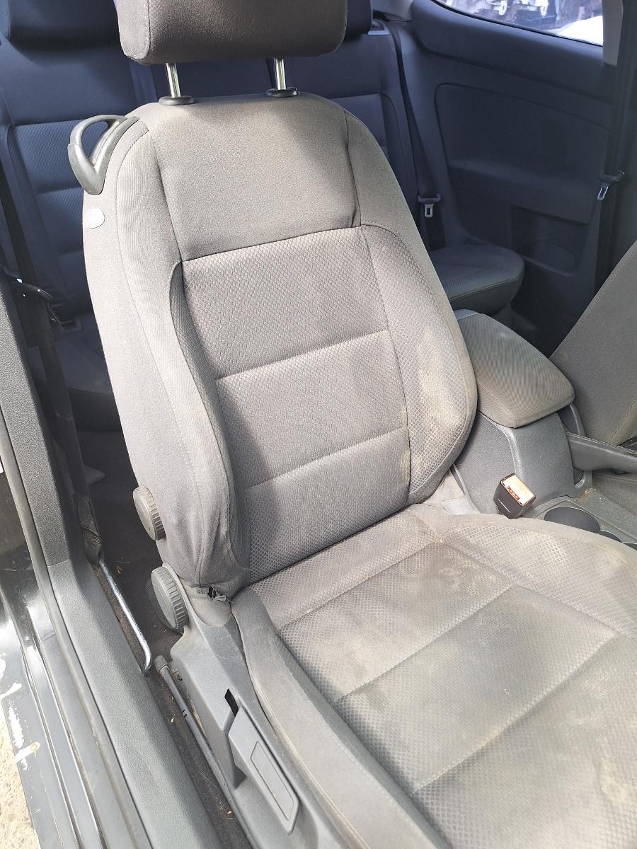 Scaun fata, pasager dreapta cu incalzire VOLKSWAGEN GOLF V 1K1 2003 - 2009 1.9 TDI BKC, BLS, BXE
