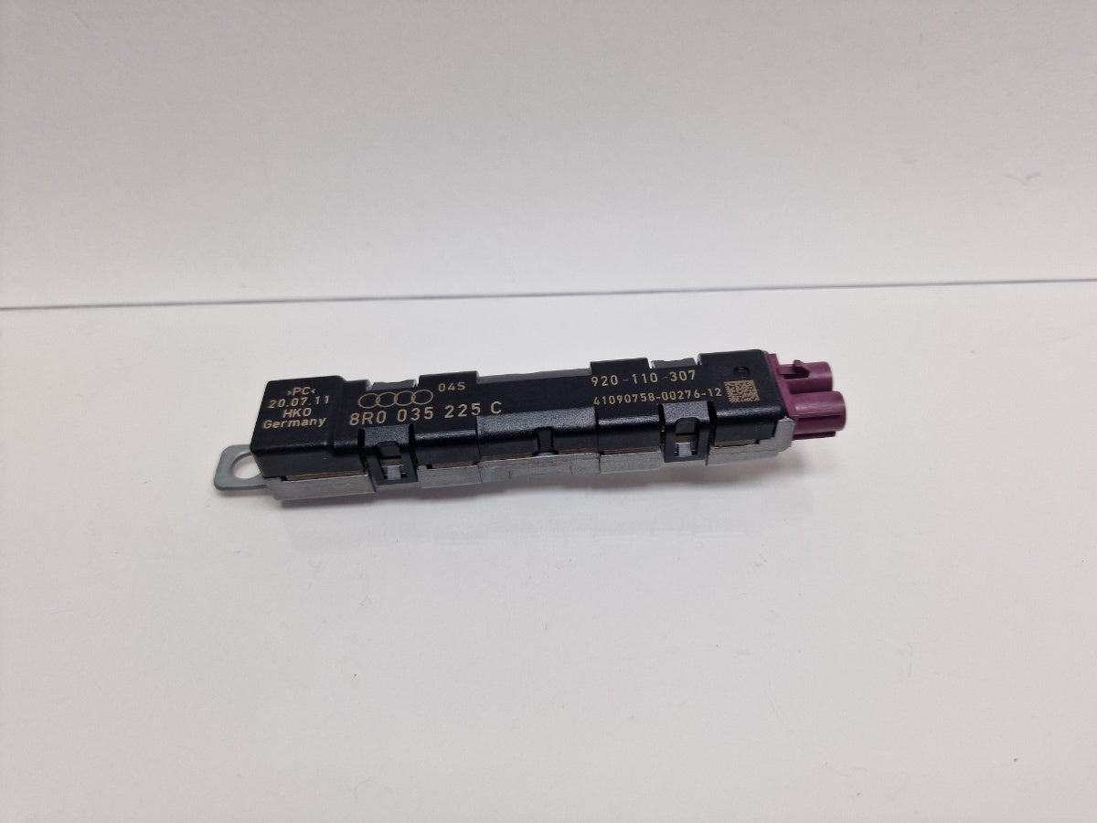 Amplificator semnal antena AUDI Q5 8RB 2008 -> 2.0 TDI quattro CAHA, CGLB, CMGA 8R0035225C