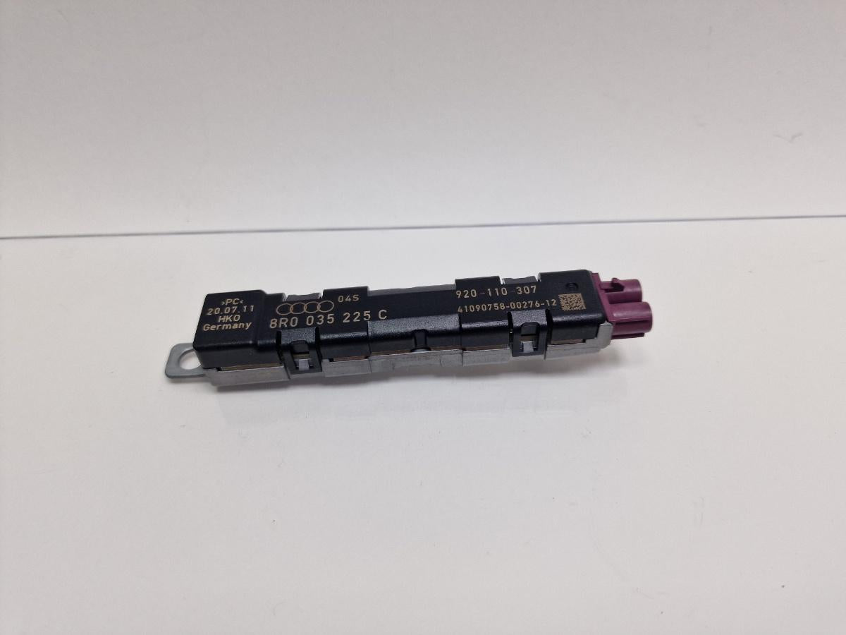 Amplificator semnal antena AUDI Q5 8RB 2008 -> 2.0 TDI quattro CAHA, CGLB, CMGA 8R0035225C