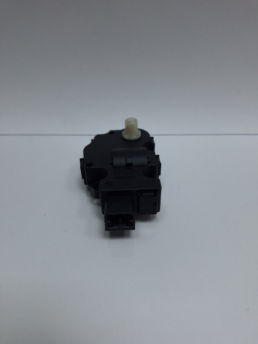Actuator/motoras clapeta aer AC AUDI Q5 8RB 2008 -> 2.0 TDI quattro CAHA, CGLB, CMGA Behr K9749006 8K0820511C