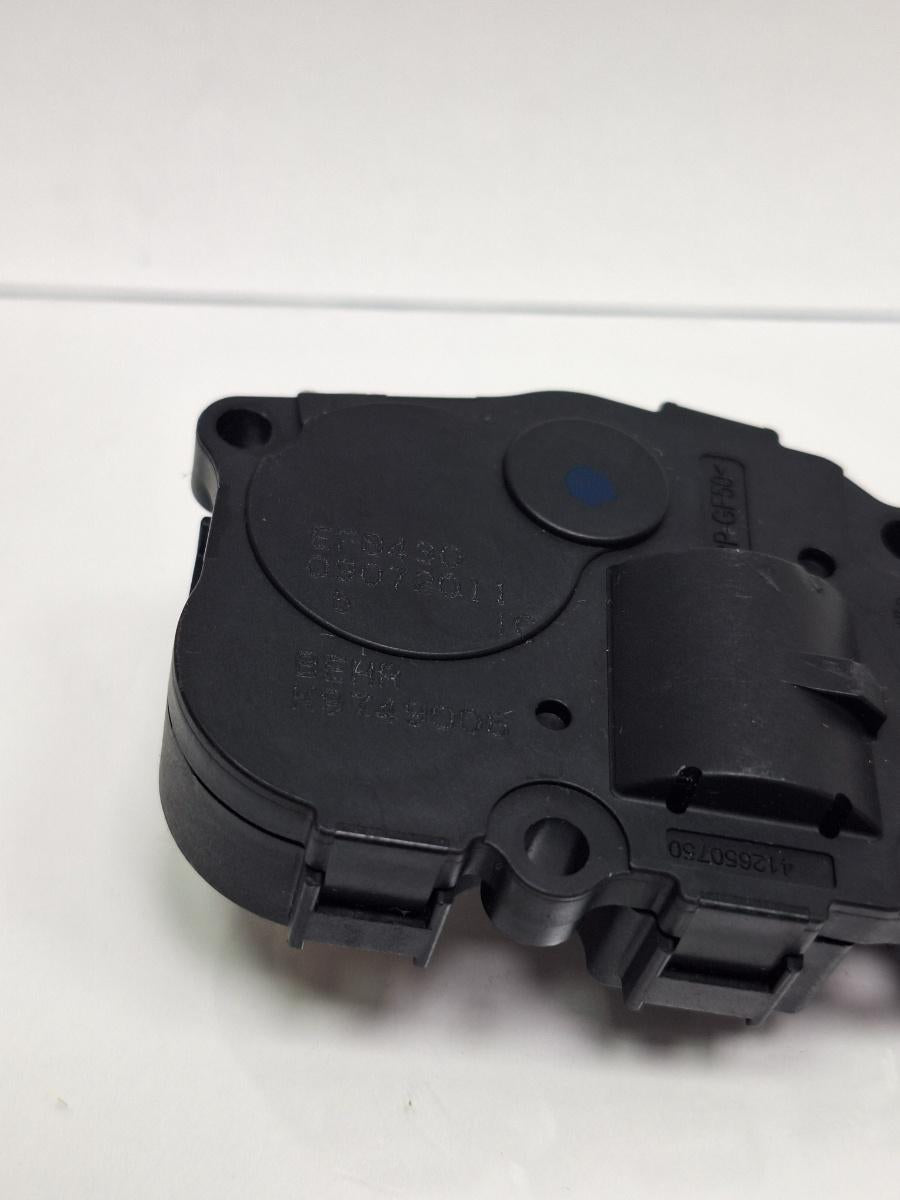 Actuator/motoras clapeta aer AC AUDI Q5 8RB 2008 -> 2.0 TDI quattro CAHA, CGLB, CMGA Behr K9749006 8K0820511C