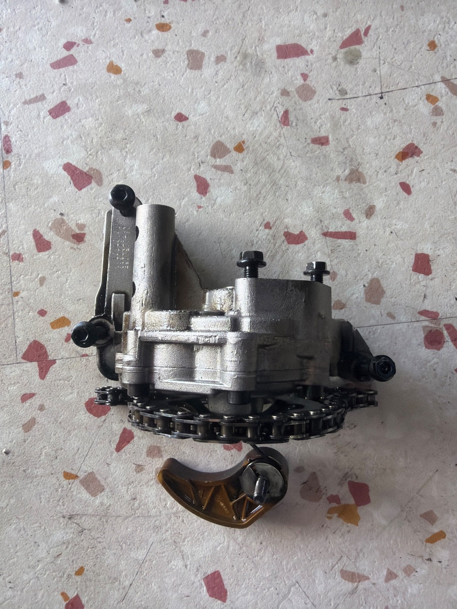 Pompa de ulei AUDI A4 III Avant 8ED, B7 2004 - 2008 1.9 TDI BKE, BRB 06A115105B