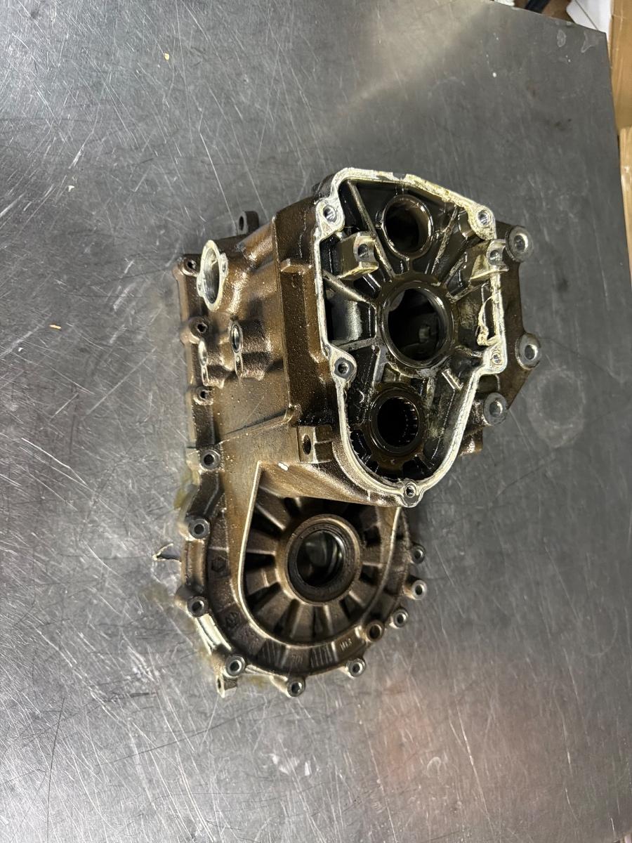 Carter cutie de viteze AUDI A1 8X1, 8XK 2010 - 2018 1.6 TDI CAYB 02R301103C