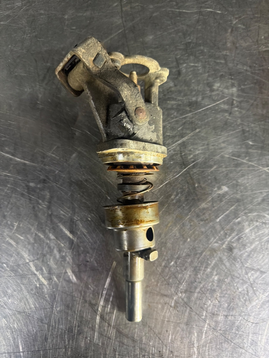 Selector de viteze in cutia de viteze VOLKSWAGEN GOLF III Variant 1H5 1993 - 1999 1.9 TDI 1Z, AHU, ALE 02A301232J