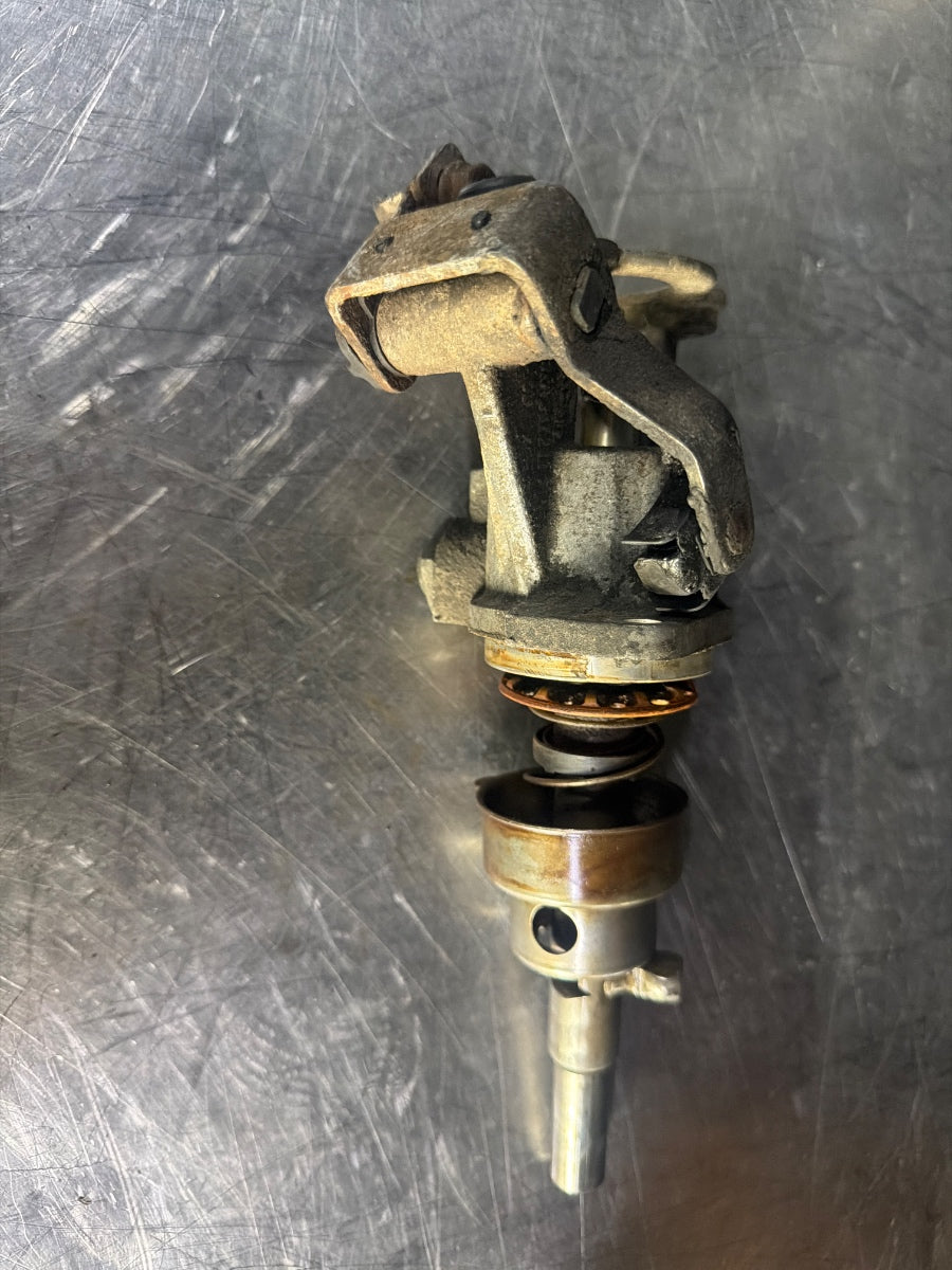Selector de viteze in cutia de viteze VOLKSWAGEN GOLF III Variant 1H5 1993 - 1999 1.9 TDI 1Z, AHU, ALE 02A301232J
