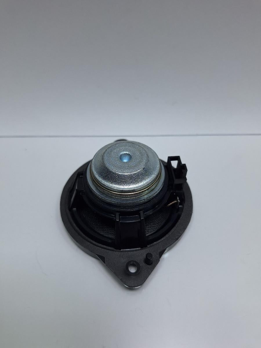 Difuzor panou lateral BANG&OLUFSEN AUDI Q5 8RB 2008 -> 2.0 TDI quattro CAHA, CGLB, CMGA 8R0035416