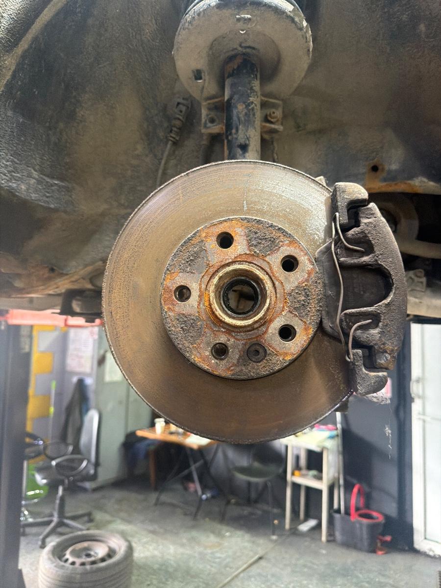 Fuzeta butuc roata fata dreapta SEAT ALHAMBRA 7V8, 7V9 1996 - 2010 1.9 TDI AUY, BVK 7M0407256G