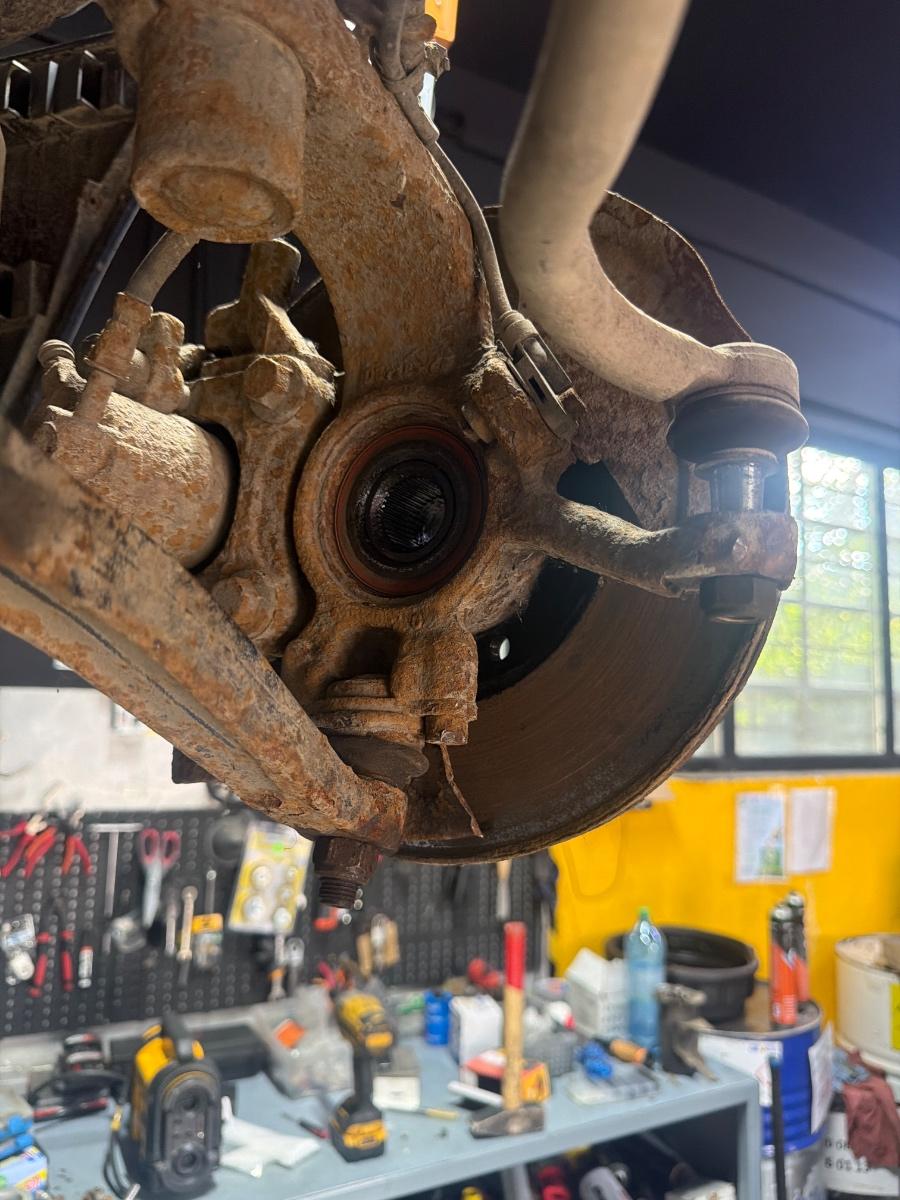 Fuzeta butuc roata fata dreapta SEAT ALHAMBRA 7V8, 7V9 1996 - 2010 1.9 TDI AUY, BVK 7M0407256G