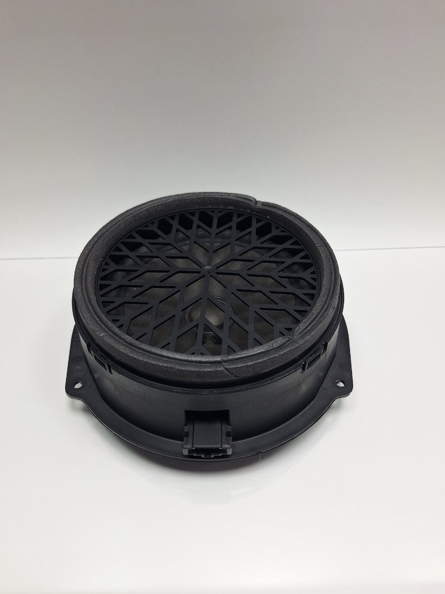 Difuzor portiera spate BANG&OLUFSEN AUDI Q5 8RB 2008 -> 2.0 TDI quattro 8R0035411A