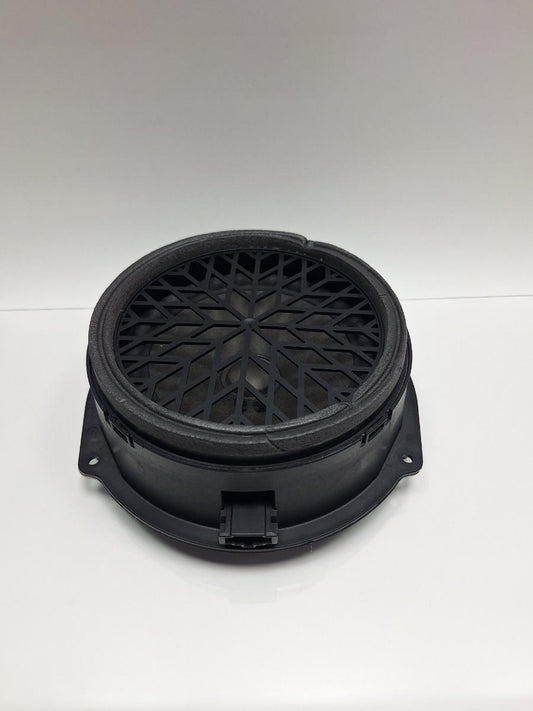 Difuzor portiera spate BANG&OLUFSEN AUDI Q5 8RB 2008 -> 2.0 TDI quattro 8R0035411A