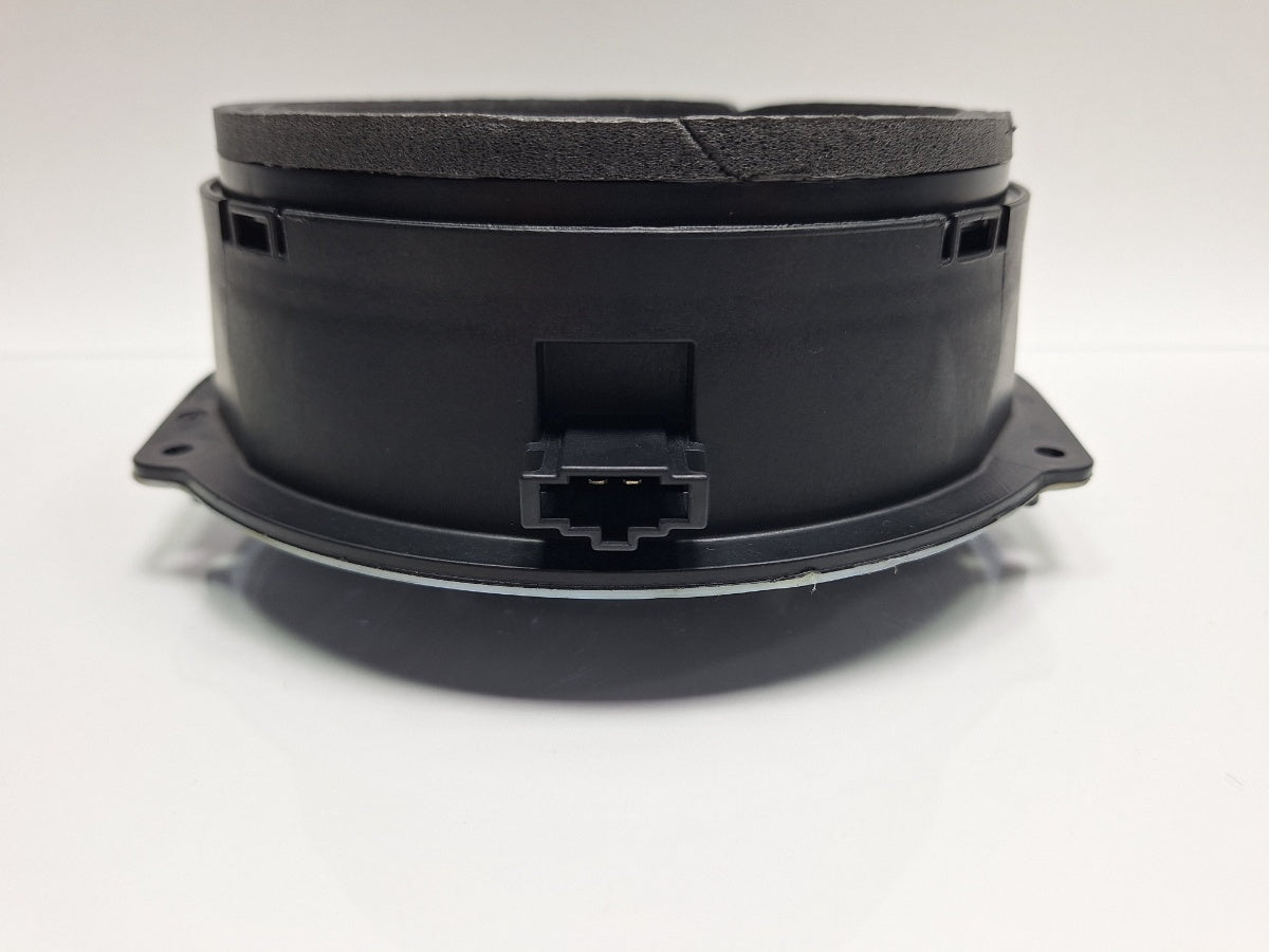 Difuzor portiera spate BANG&OLUFSEN AUDI Q5 8RB 2008 -> 2.0 TDI quattro 8R0035411A