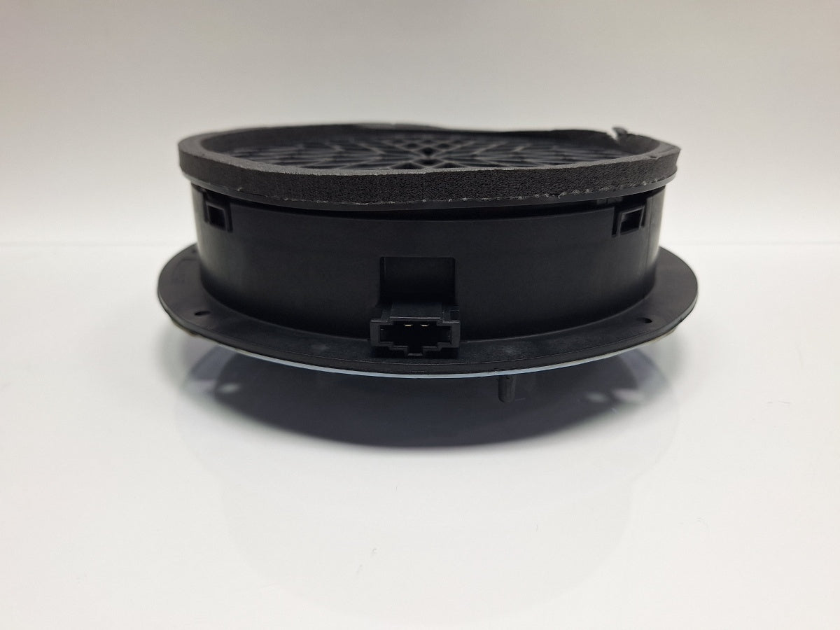 Difuzor portiera fata BANG&OLUFSEN AUDI Q5 8RB 2008 -> 2.0 TDI quattro 8R0035415C