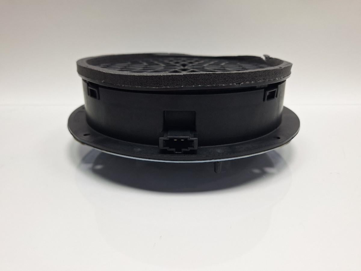 Difuzor portiera fata BANG&OLUFSEN AUDI Q5 8RB 2008 -> 2.0 TDI quattro 8R0035415C