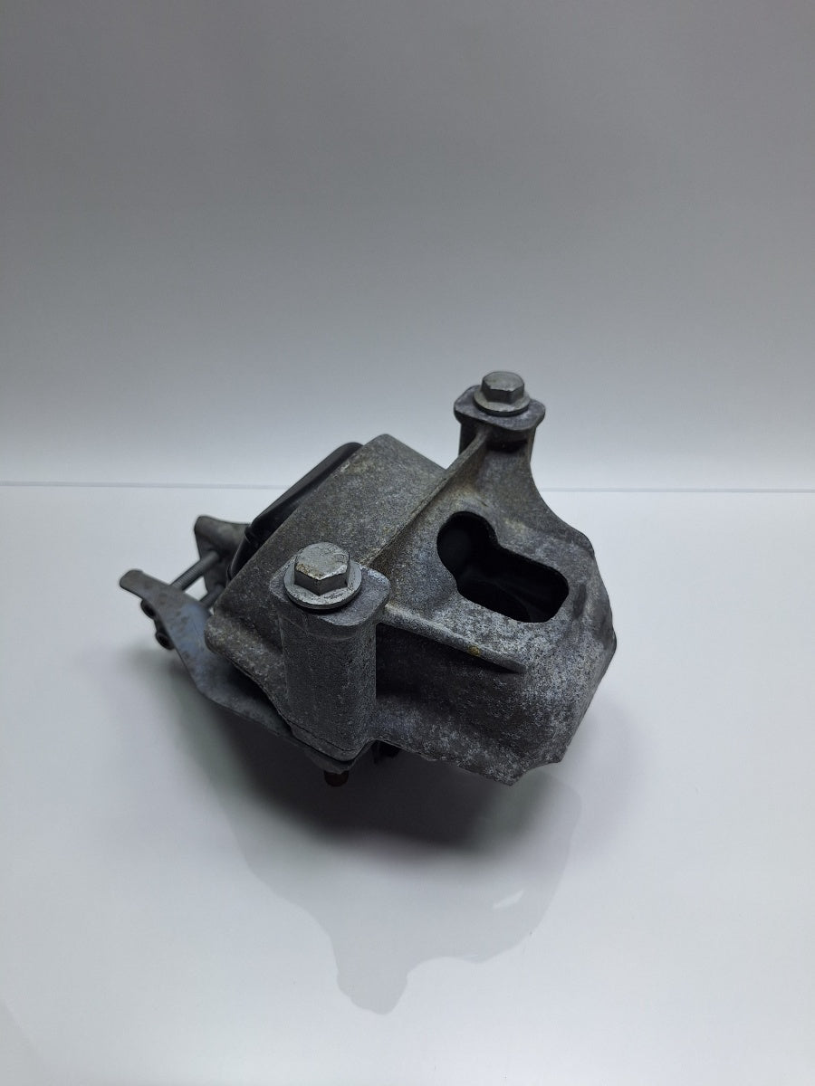 Suport tampon motor dreapta AUDI Q5 8RB 2008 -> 2.0 TDI quattro CAHA, CGLB, CMGA 8K0399060A
