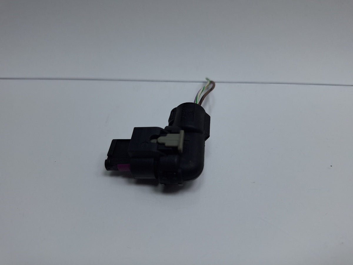 Mufa conector 3 pini AUDI Q5 8RB 2008 -> 2.0 TDI quattro CAHA, CGLB, CMGA 4F0973703