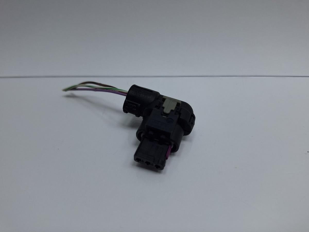 Mufa conector 3 pini AUDI Q5 8RB 2008 -> 2.0 TDI quattro CAHA, CGLB, CMGA 4F0973703