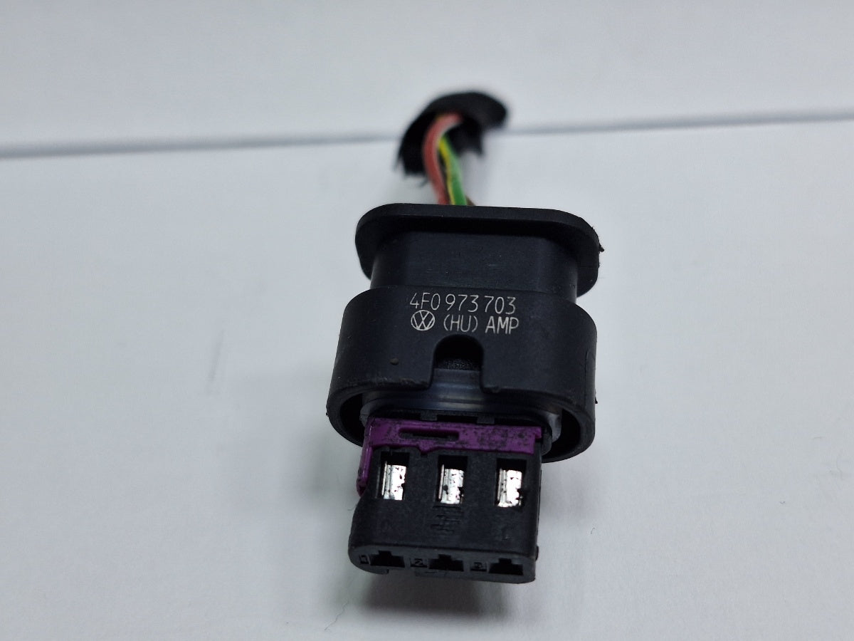 Mufa conector 3 pini AUDI Q5 8RB 2008 -> 2.0 TDI quattro CAHA, CGLB, CMGA 4F0973703
