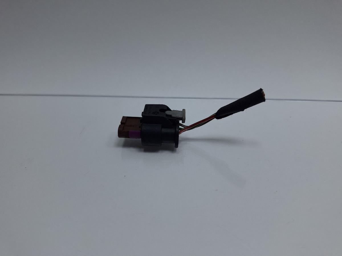 Mufa conector 3 pini AUDI Q5 8RB 2008 -> 2.0 TDI quattro CAHA, CGLB, CMGA 4F0973703A