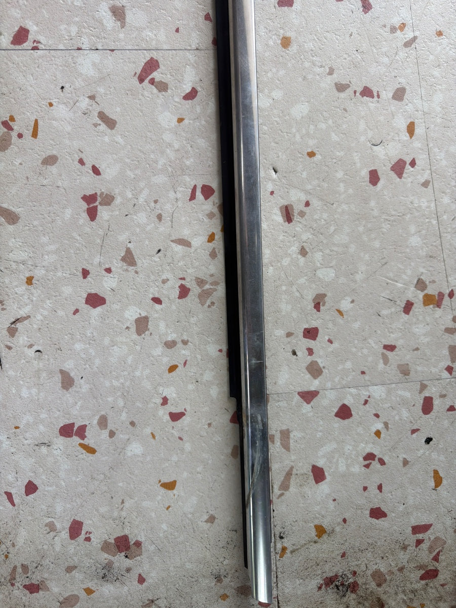 Perie geam portiera fata stanga VOLKSWAGEN TIGUAN 5N_ 2007 -> 2.0 TDI CBAB, CFFB 5N0837475E