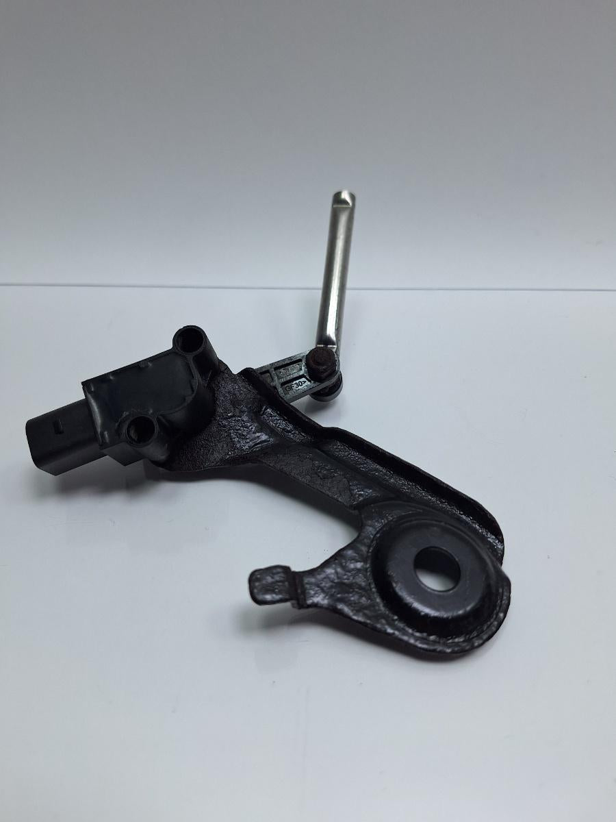 Senzor de nivel faruri spate AUDI Q5 8RB 2008 -> 2.0 TDI quattro CAHA, CGLB, CMGA 1T0907503A