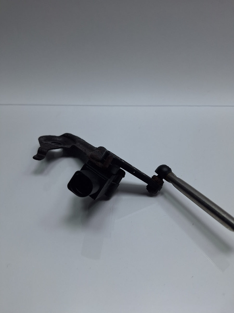 Senzor de nivel faruri spate AUDI Q5 8RB 2008 -> 2.0 TDI quattro CAHA, CGLB, CMGA 1T0907503A