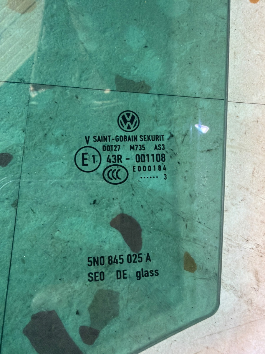 Geam portiera spate stanga VOLKSWAGEN TIGUAN 5N_ 2007 - 2015, 5N0845025A