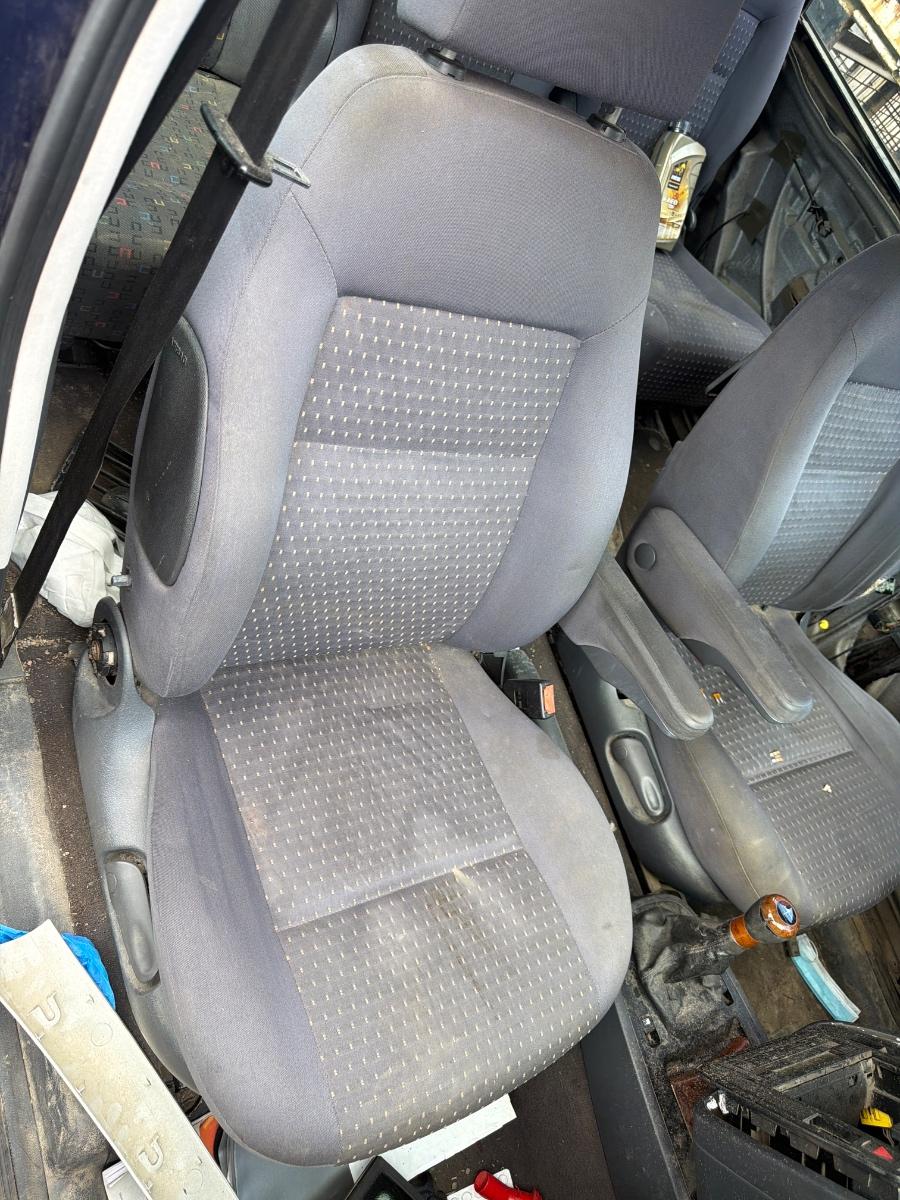 Scaun fata, pasager dreapta SEAT ALHAMBRA 7V8, 7V9 1996 - 2010 1.9 TDI AUY, BVK