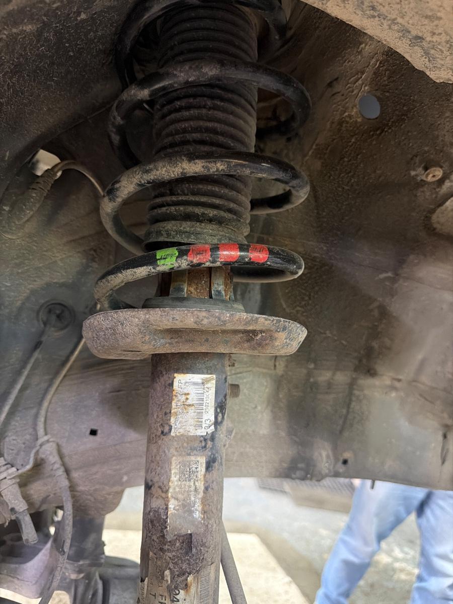 Jamba amortizor cu arc fata dreapta VOLKSWAGEN TIGUAN 5N_ 2007 - 2015 5N0413031AM