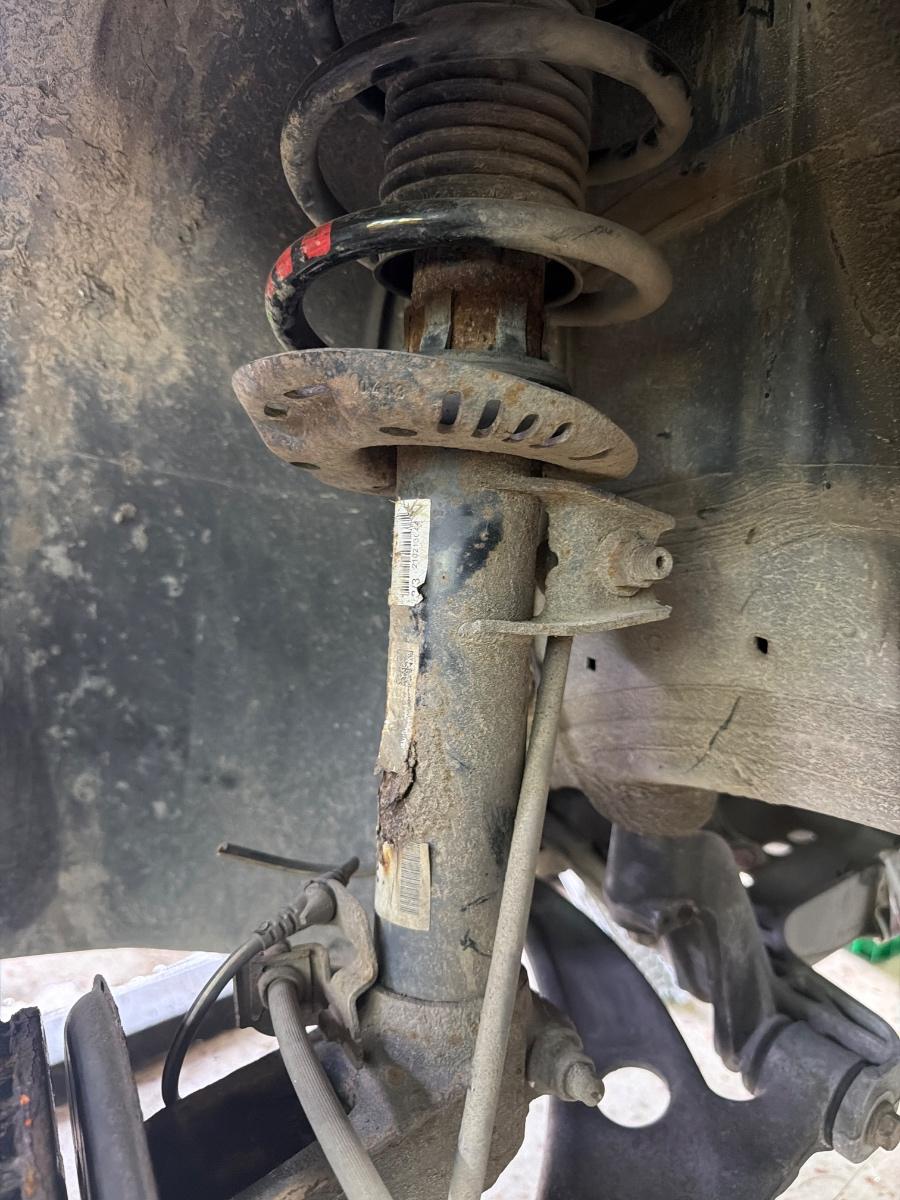 Jamba amortizor cu arc fata dreapta VOLKSWAGEN TIGUAN 5N_ 2007 - 2015 5N0413031AM