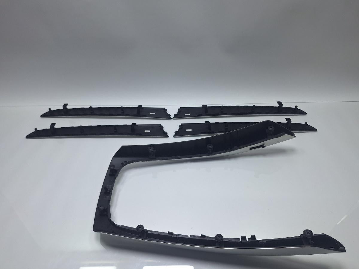 Ornamente usi si consola nichel AUDI Q5 8RB 2008 -> 2.0 TDI quattro CAHA, CGLB, CMGA 8R0867409