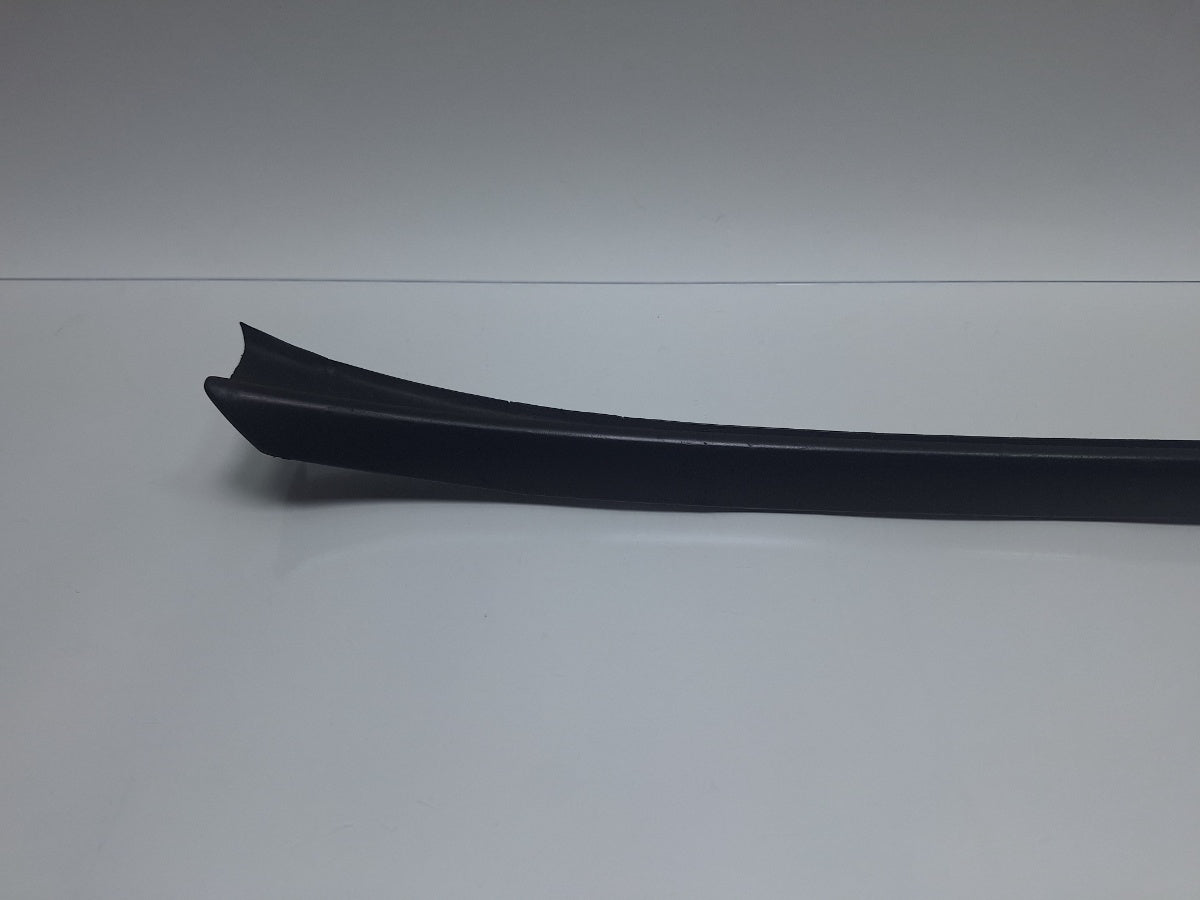 Ornament parbriz stanga AUDI Q5 8RB 2008 -> 2.0 TDI quattro CAHA, CGLB, CMGA 8R0854327A