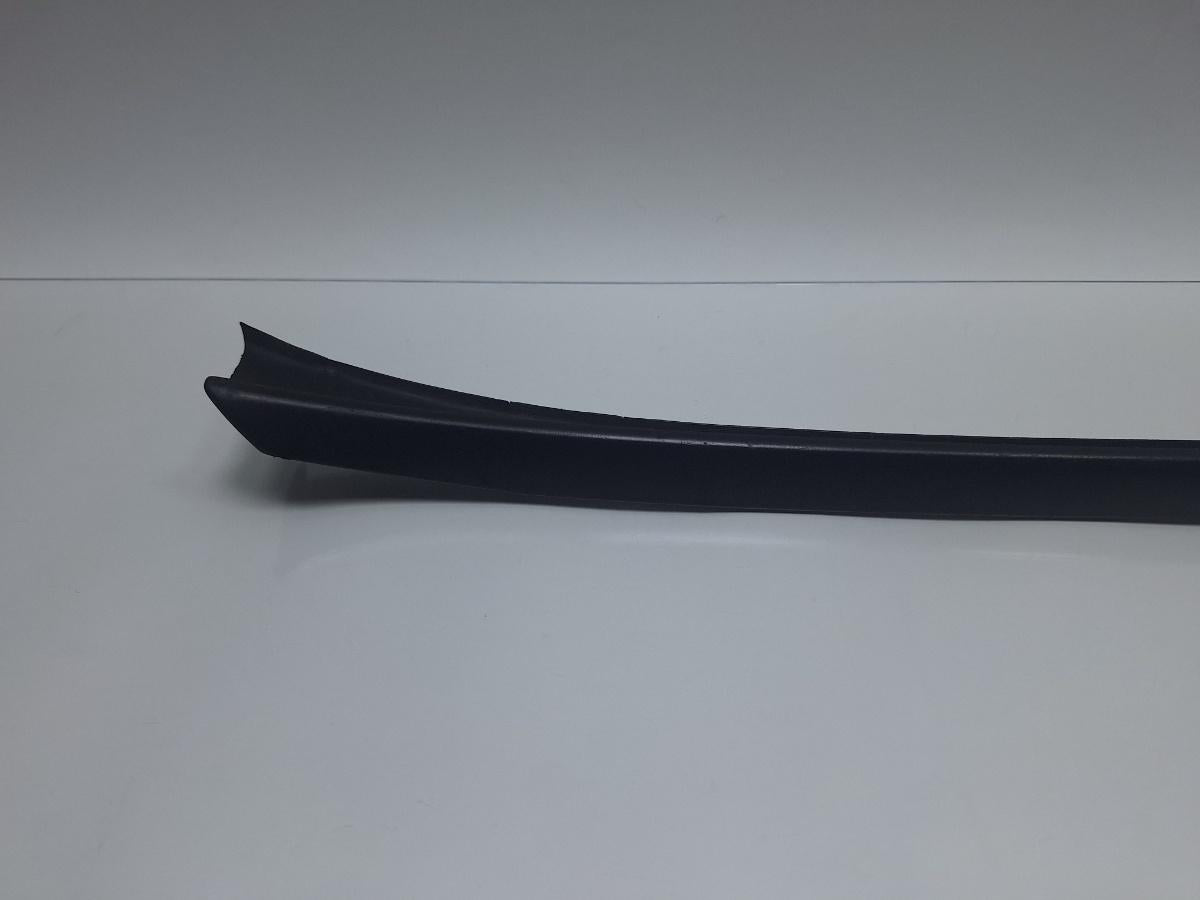 Ornament parbriz stanga AUDI Q5 8RB 2008 -> 2.0 TDI quattro CAHA, CGLB, CMGA 8R0854327A