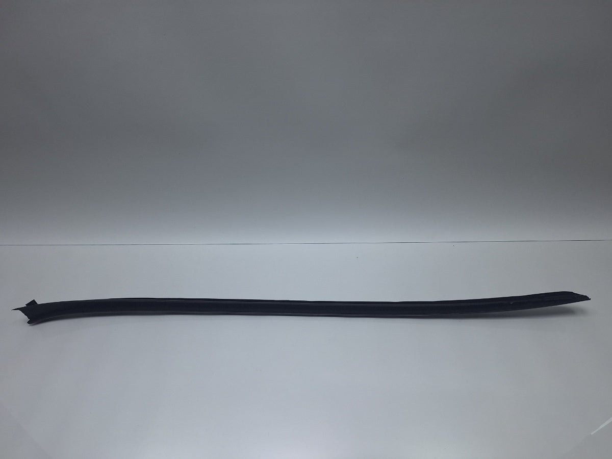 Ornament parbriz stanga AUDI Q5 8RB 2008 -> 2.0 TDI quattro CAHA, CGLB, CMGA 8R0854327A